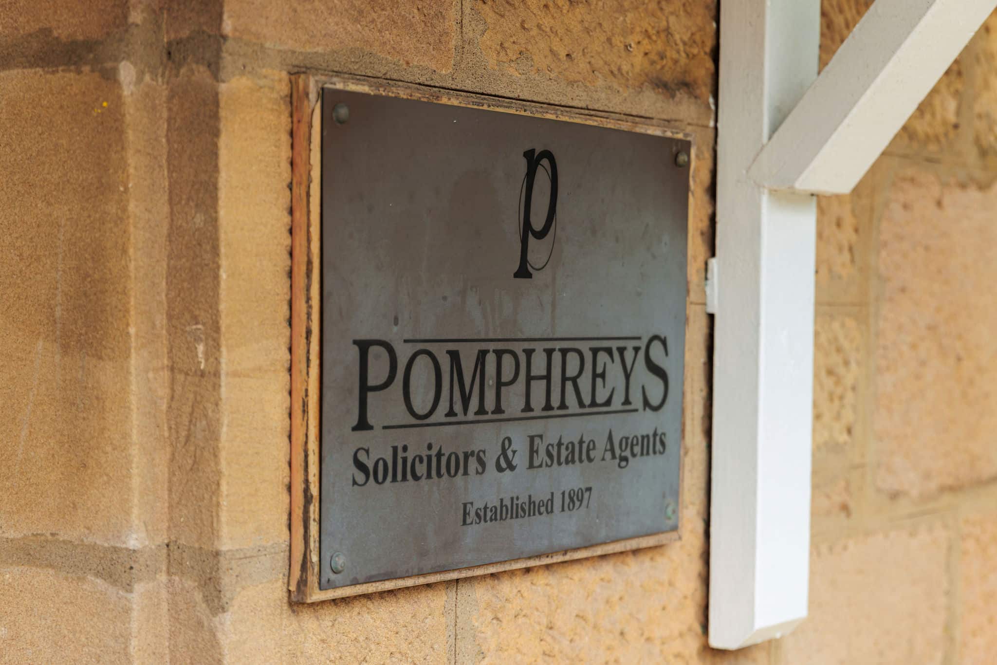 Pomphreys Nameplate